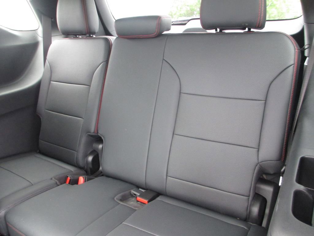Used 2024 Chevrolet Traverse RS AWD/4WD image 24