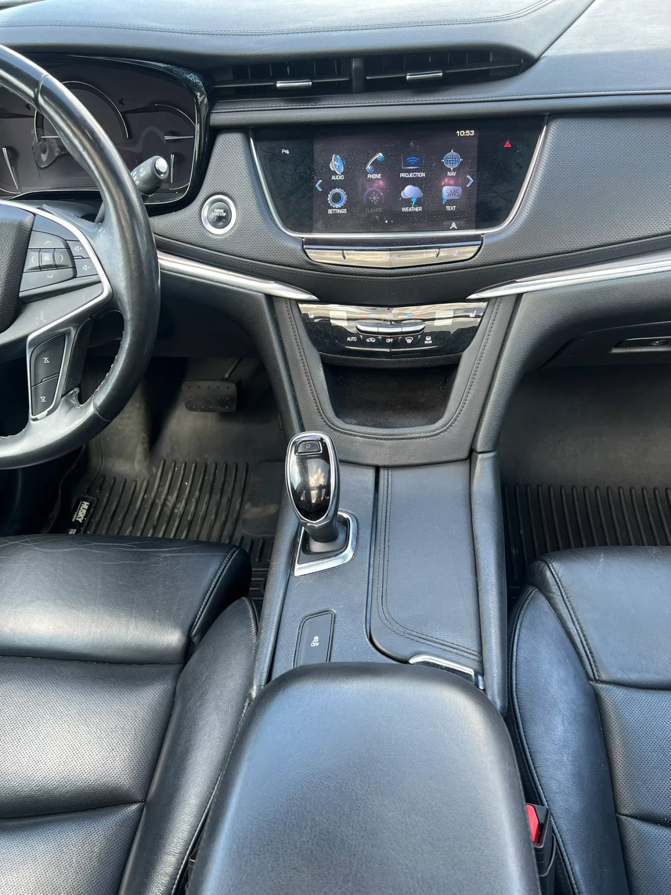 Used 2017 Cadillac XT5 Luxury w/ Driver Awareness Package FWD image 13