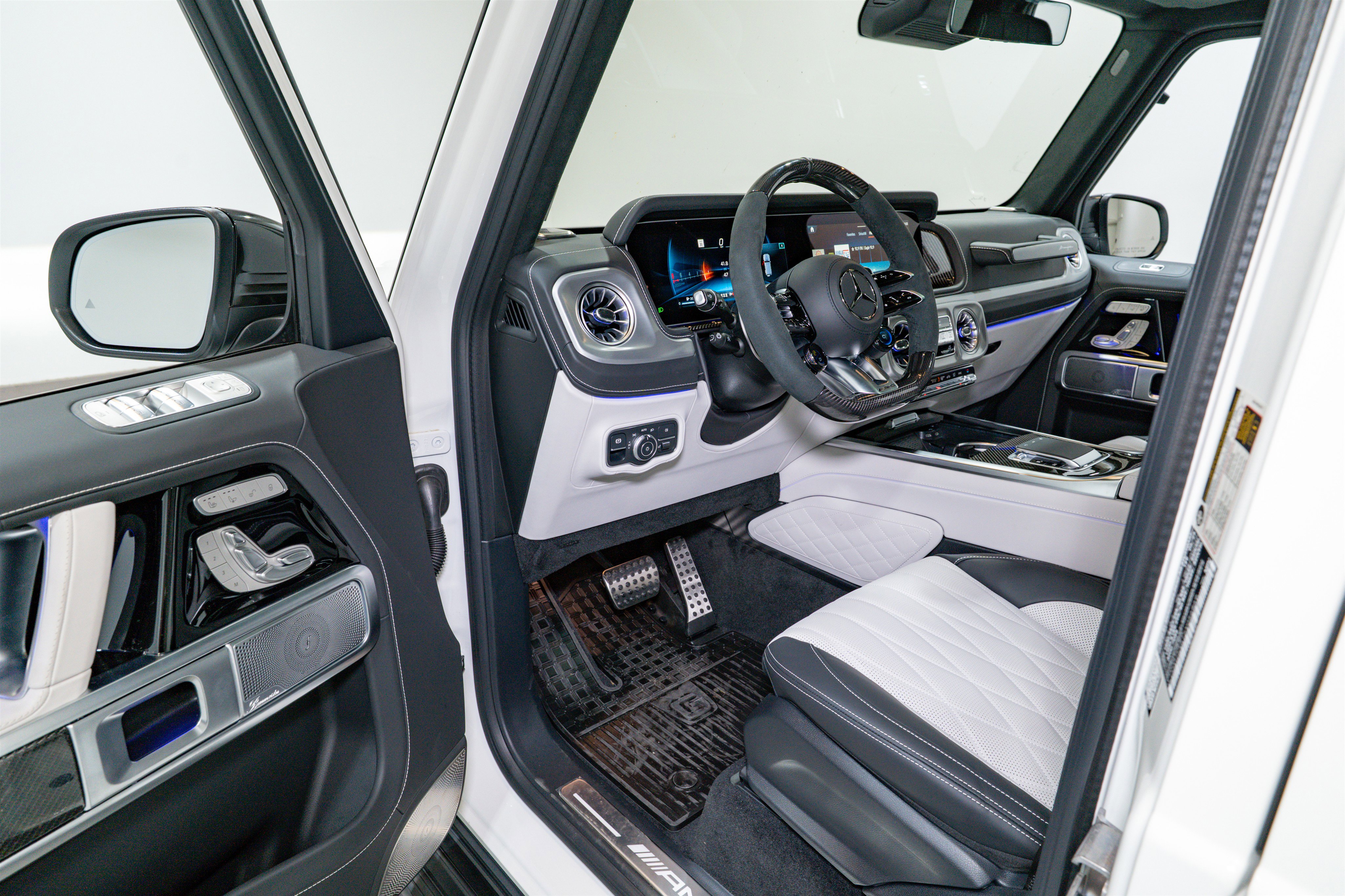 Used 2025 Mercedes-Benz G 63 AMG AMG G 63 image 12