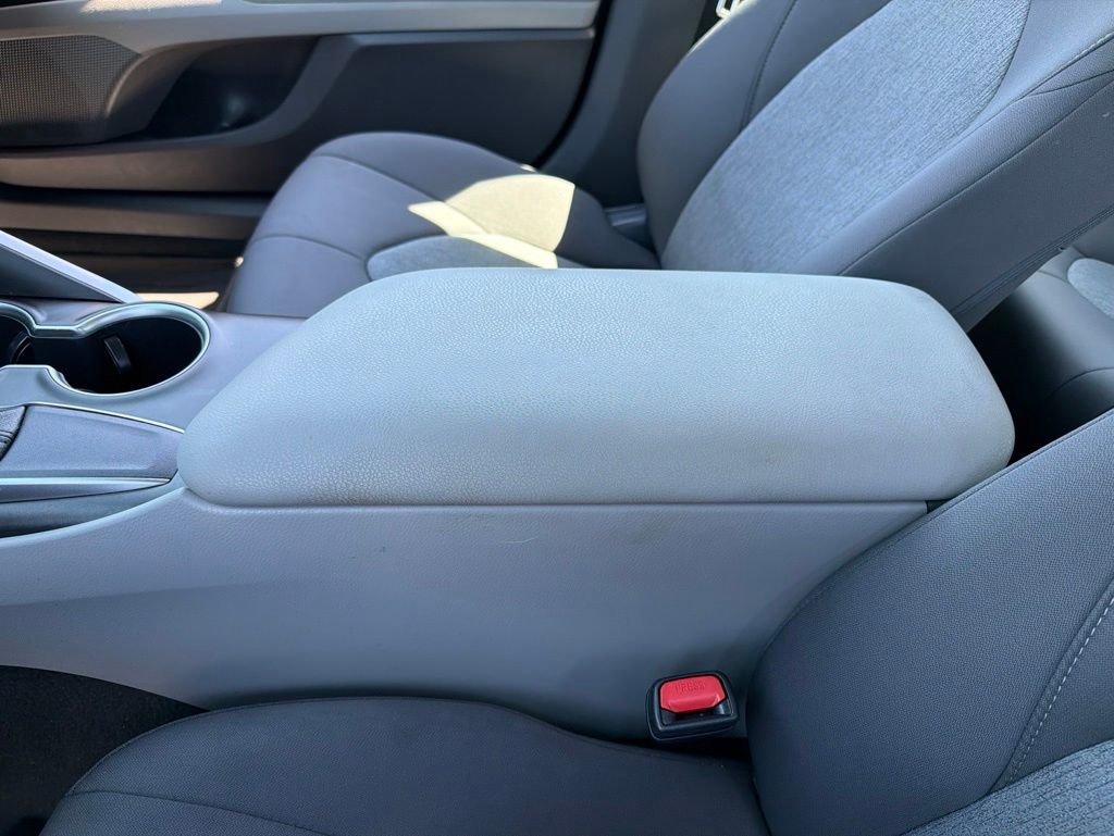 Used 2021 Toyota Camry LE FWD image 13