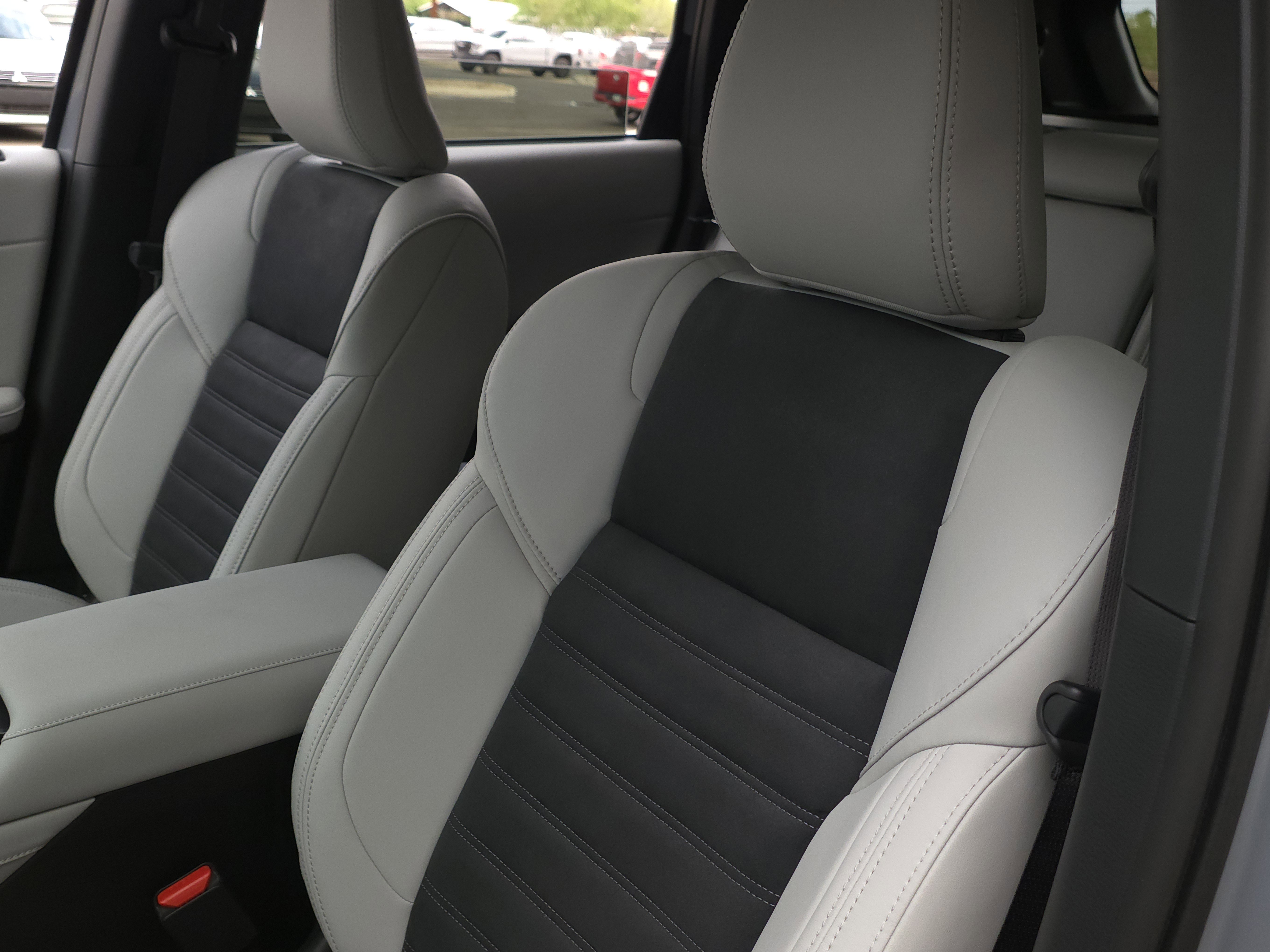 New 2025 Mitsubishi Outlander SE image 10