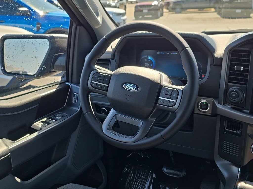 New 2025 Ford F150 Lightning XLT image 17