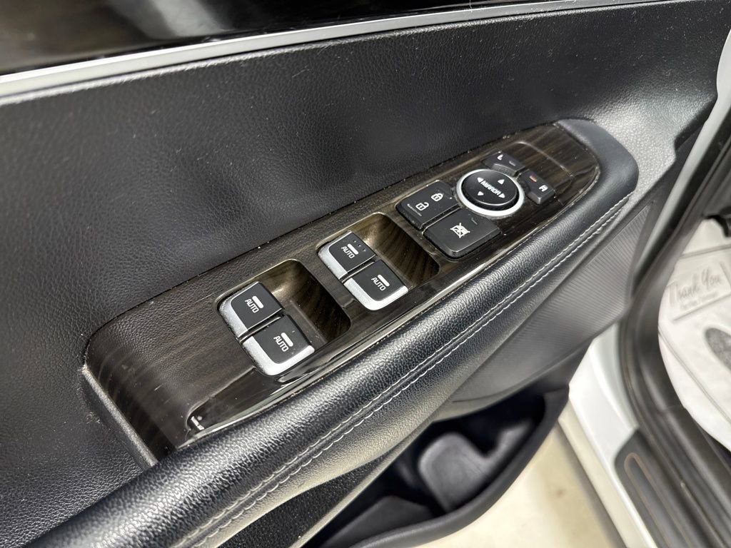 Used 2019 Kia Sorento LX image 17