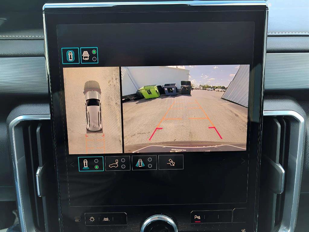 Used 2025 GMC Acadia Elevation image 12