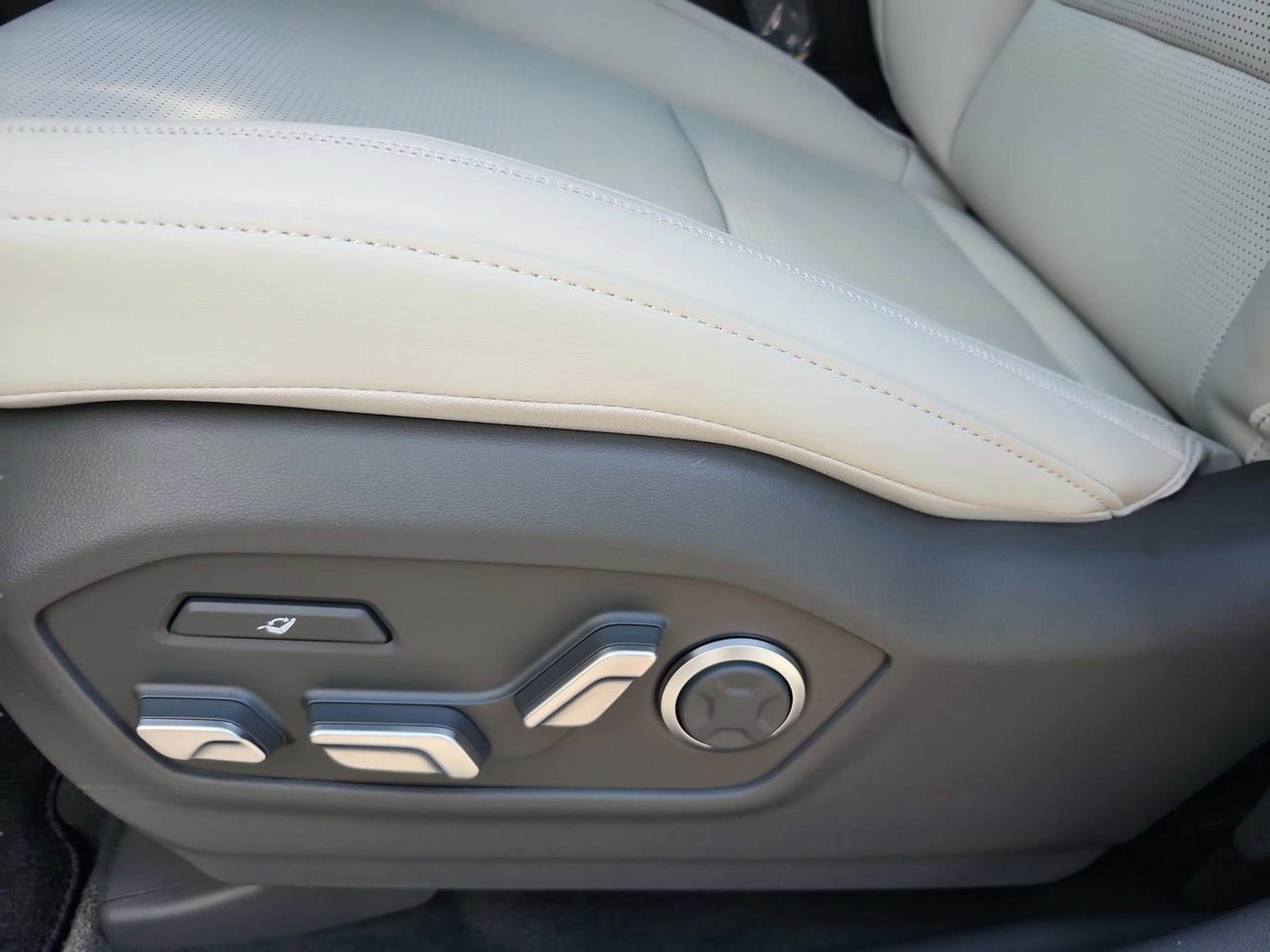 New 2026 Hyundai Santa Fe Calligraphy FWD image 23