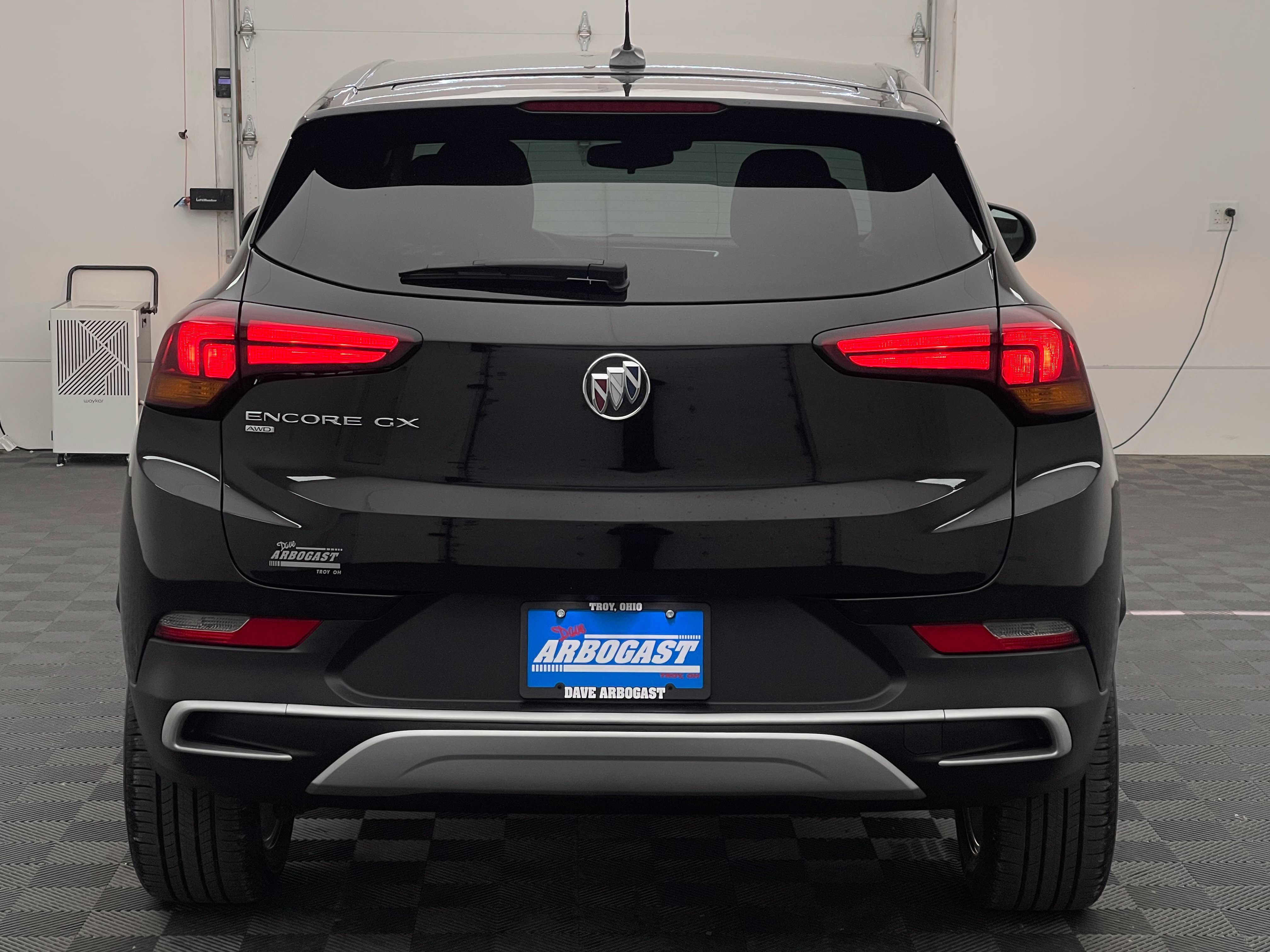 Used 2023 Buick Encore GX Preferred w/ Cold Weather Comfort Package AWD/4WD image 8