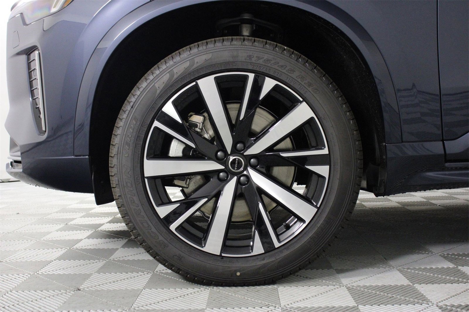 New 2026 Volvo XC90 T8 Core image 13
