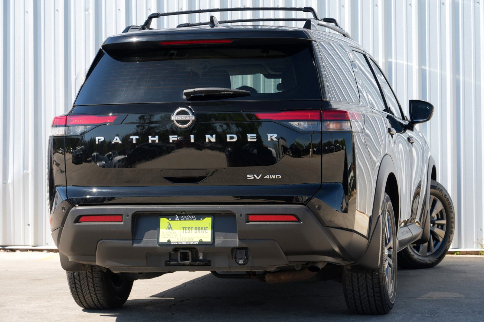 Used 2022 Nissan Pathfinder SV w/ SV Premium Package image 4