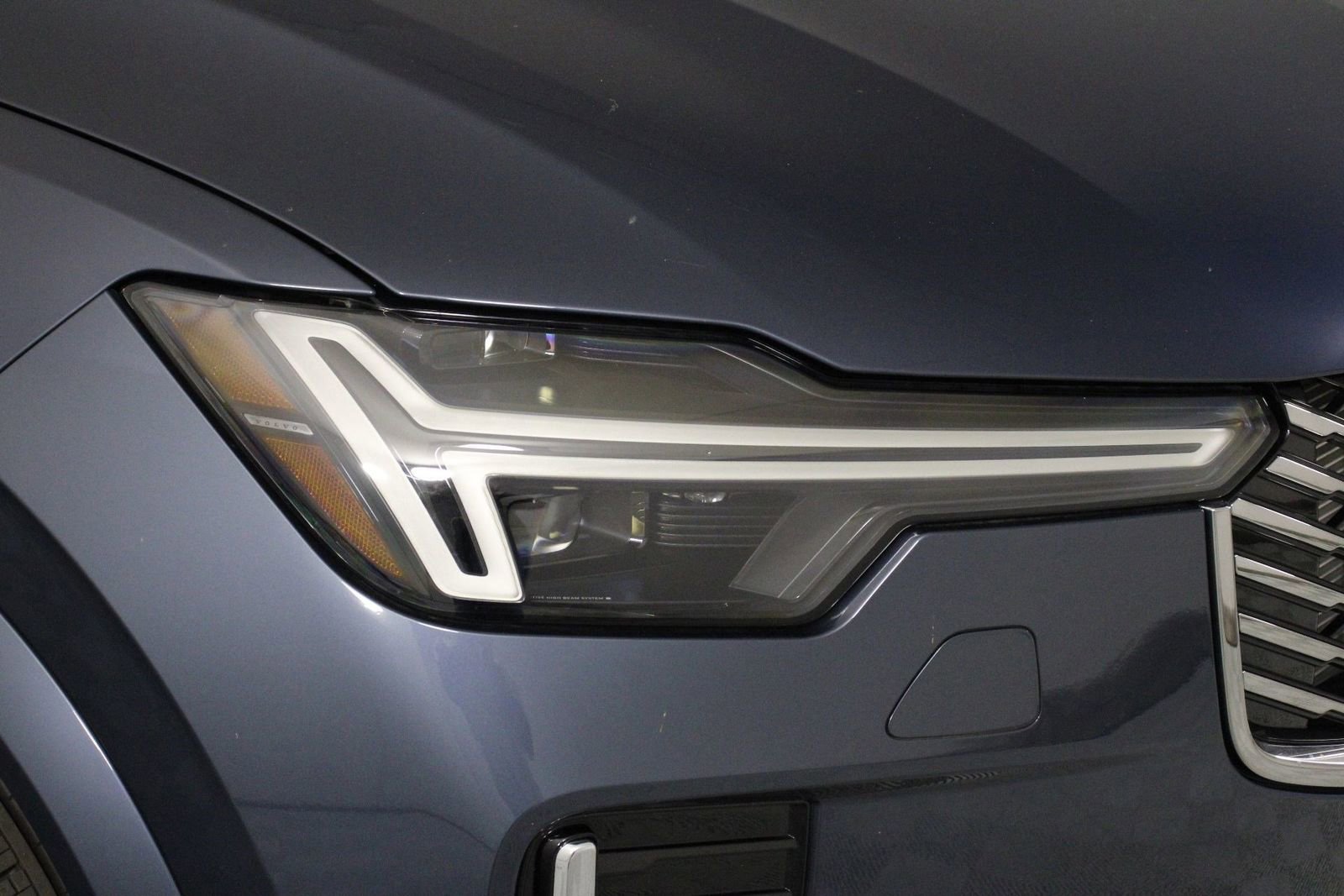 New 2025 Volvo XC90 B5 Core w/ Protection Package Premier image 14