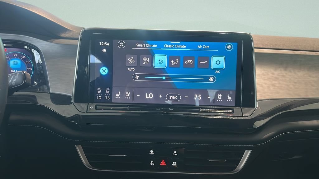 Certified 2026 Volkswagen Atlas Cross Sport SE FWD image 18