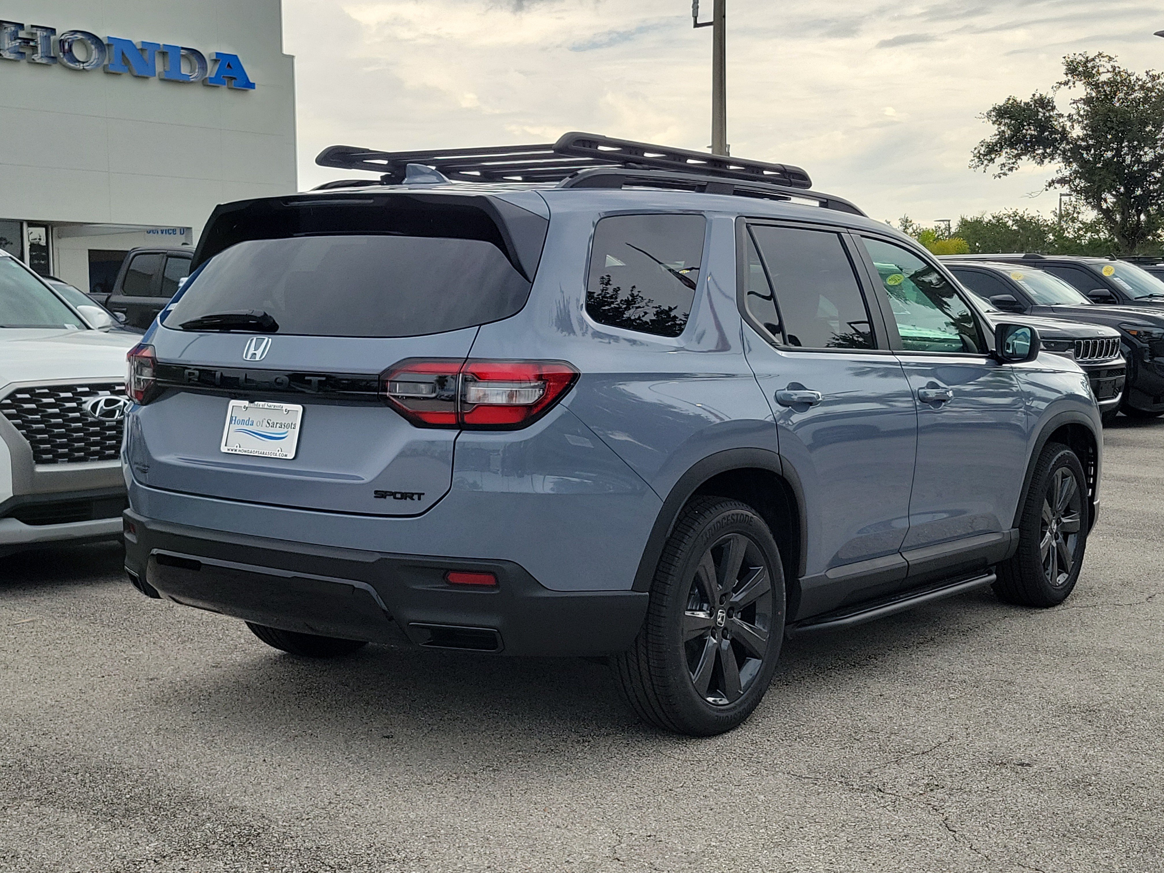 New 2026 Honda Pilot Sport image 7