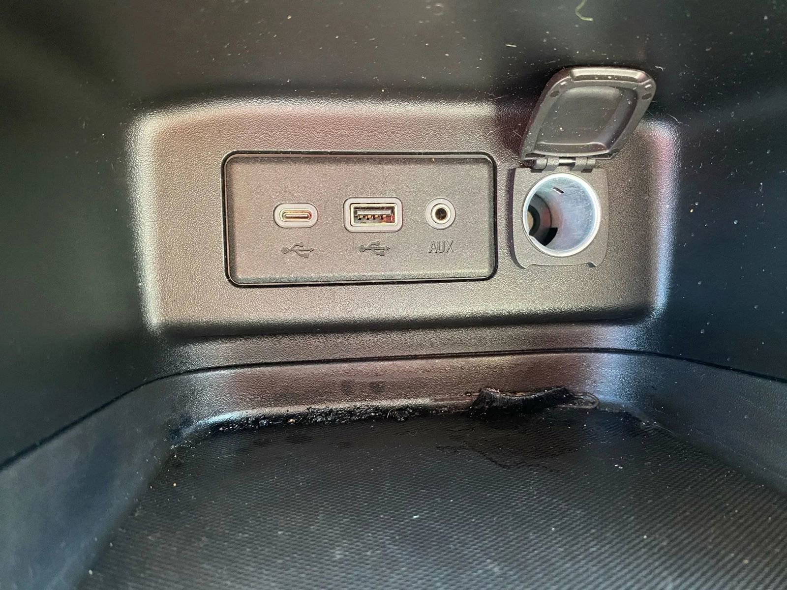 Used 2021 Chevrolet Equinox LS image 36