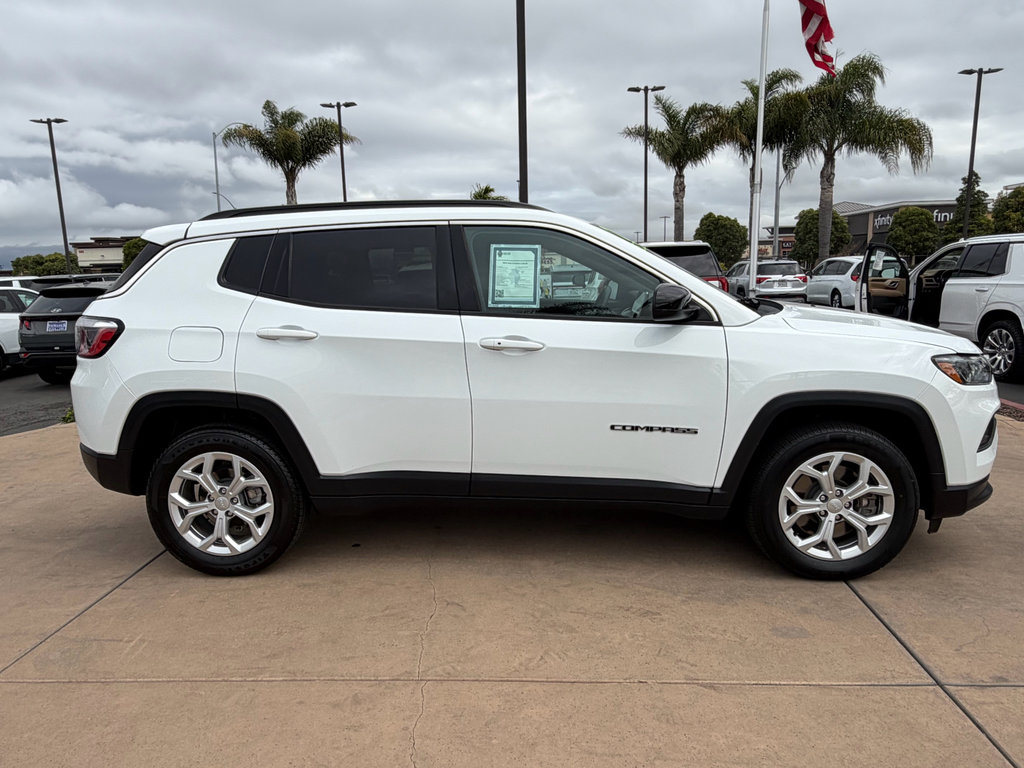 Used 2024 Jeep Compass Latitude AWD/4WD image 4