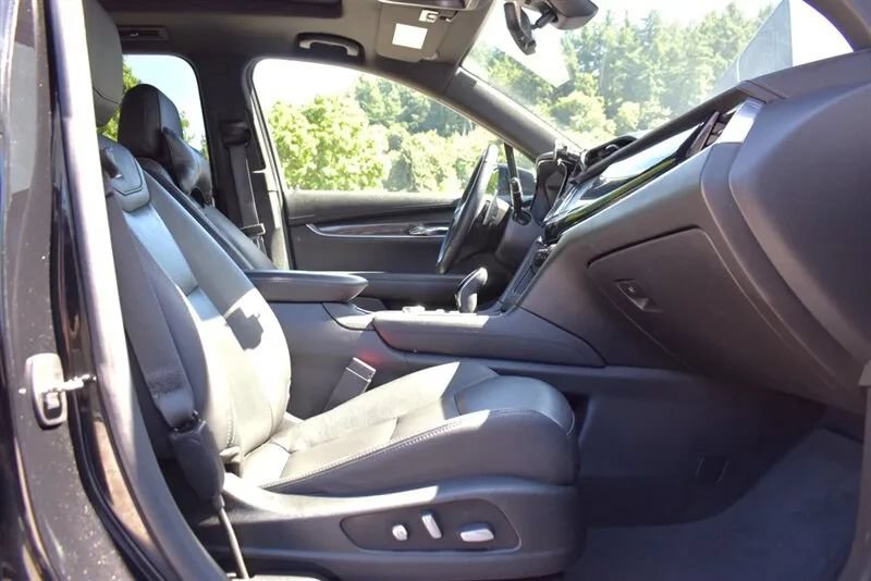 Used 2020 Cadillac XT6 Sport AWD/4WD image 32