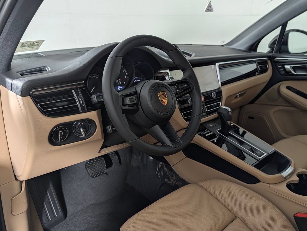 New 2026 Porsche Macan AWD/4WD image 4