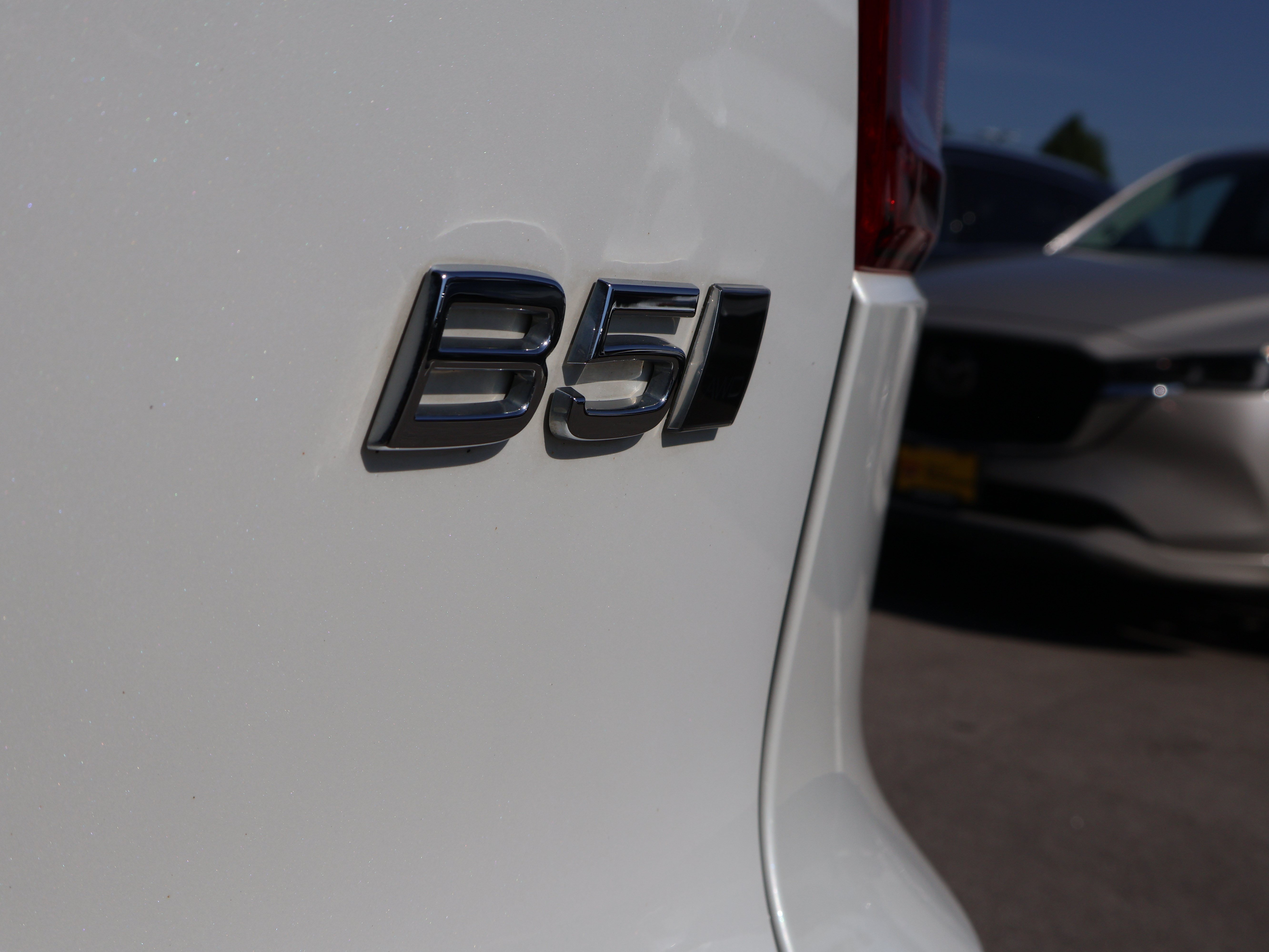 Used 2024 Volvo XC40 B5 Plus w/ Protection Package Premier AWD/4WD image 16
