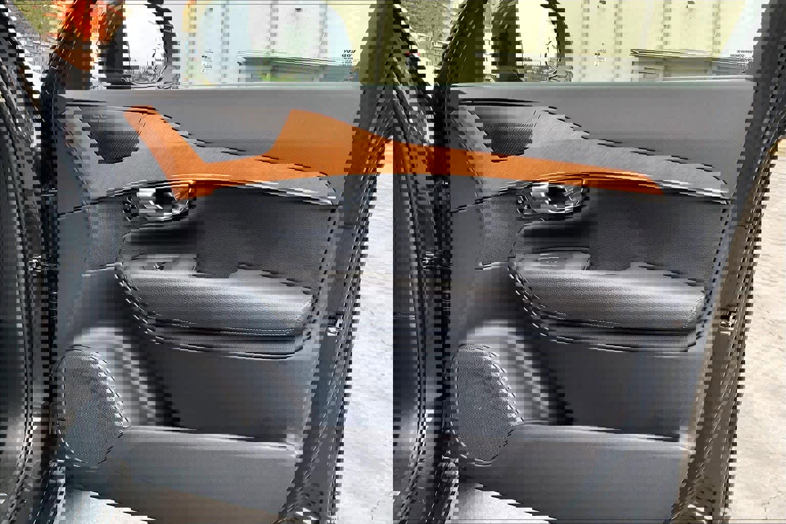 Used 2022 Volvo XC90 T8 Inscription Expression w/ Advanced Package image 27