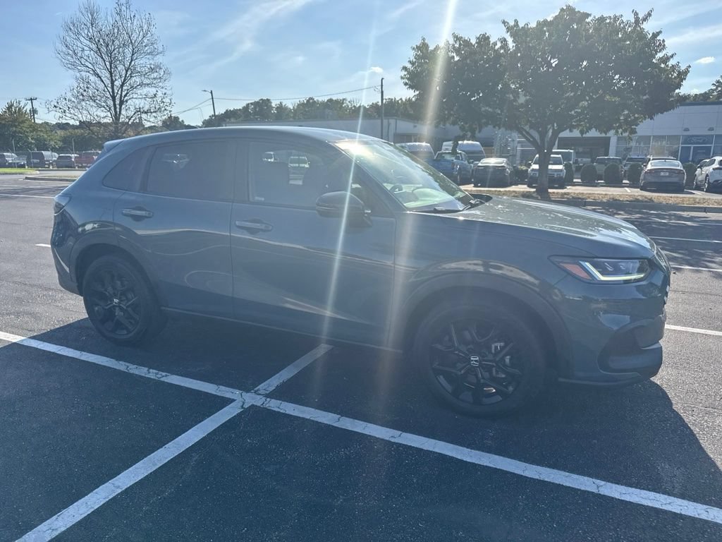 Used 2023 Honda HR-V Sport image 4