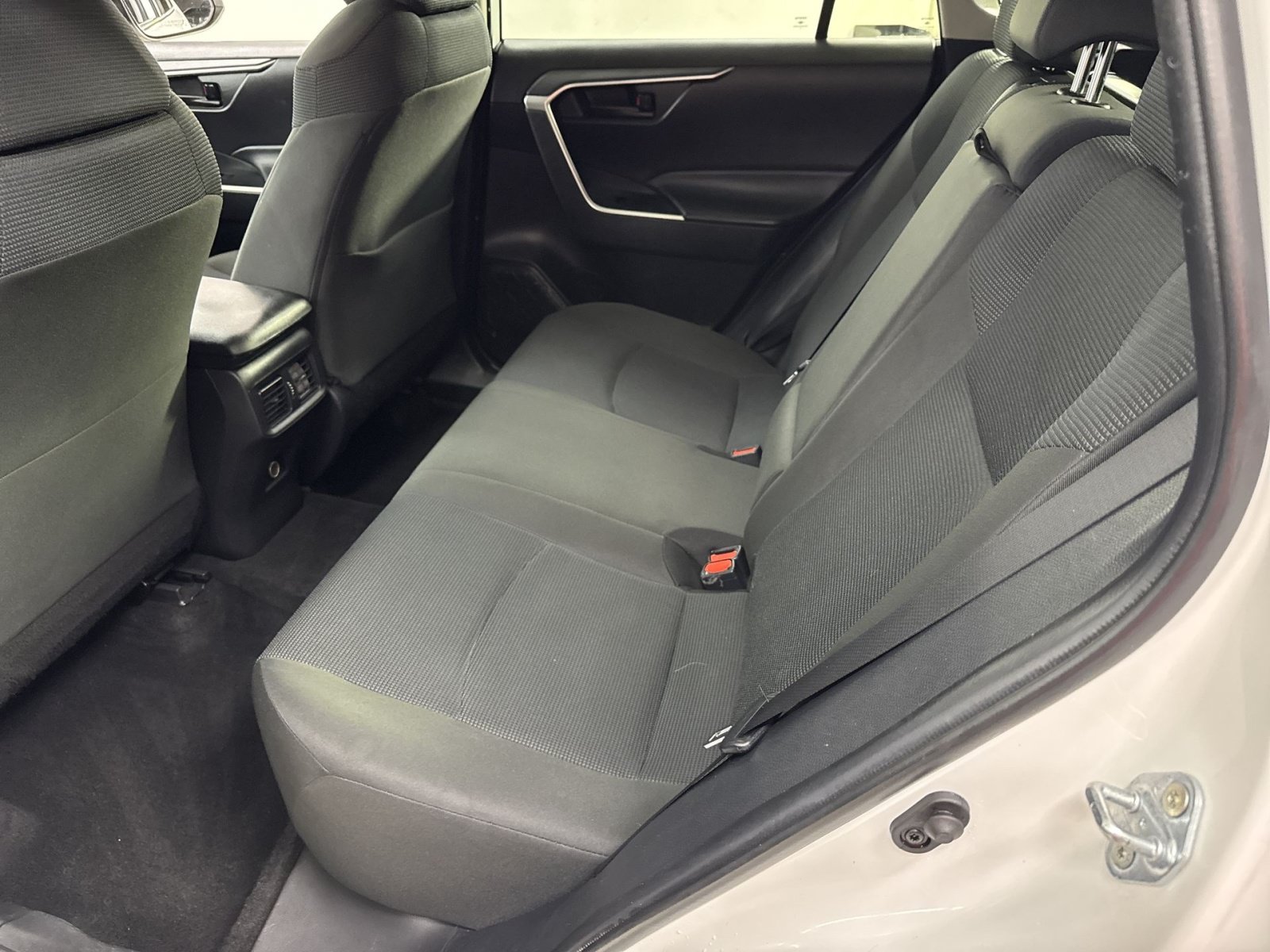 Used 2025 Toyota RAV4 LE AWD/4WD image 36