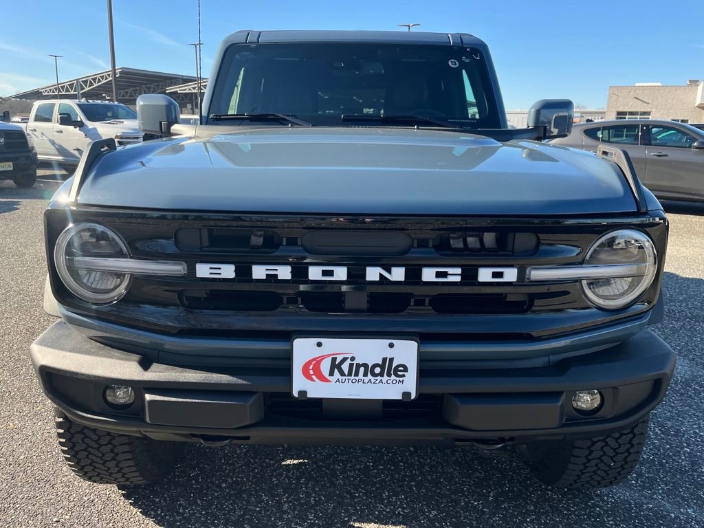New 2025 Ford Bronco Outer Banks w/ Sasquatch Package image 2