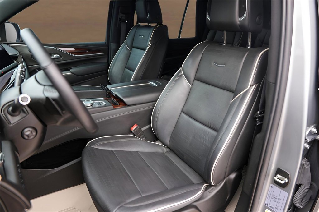 Used 2023 Cadillac Escalade Premium Luxury image 7