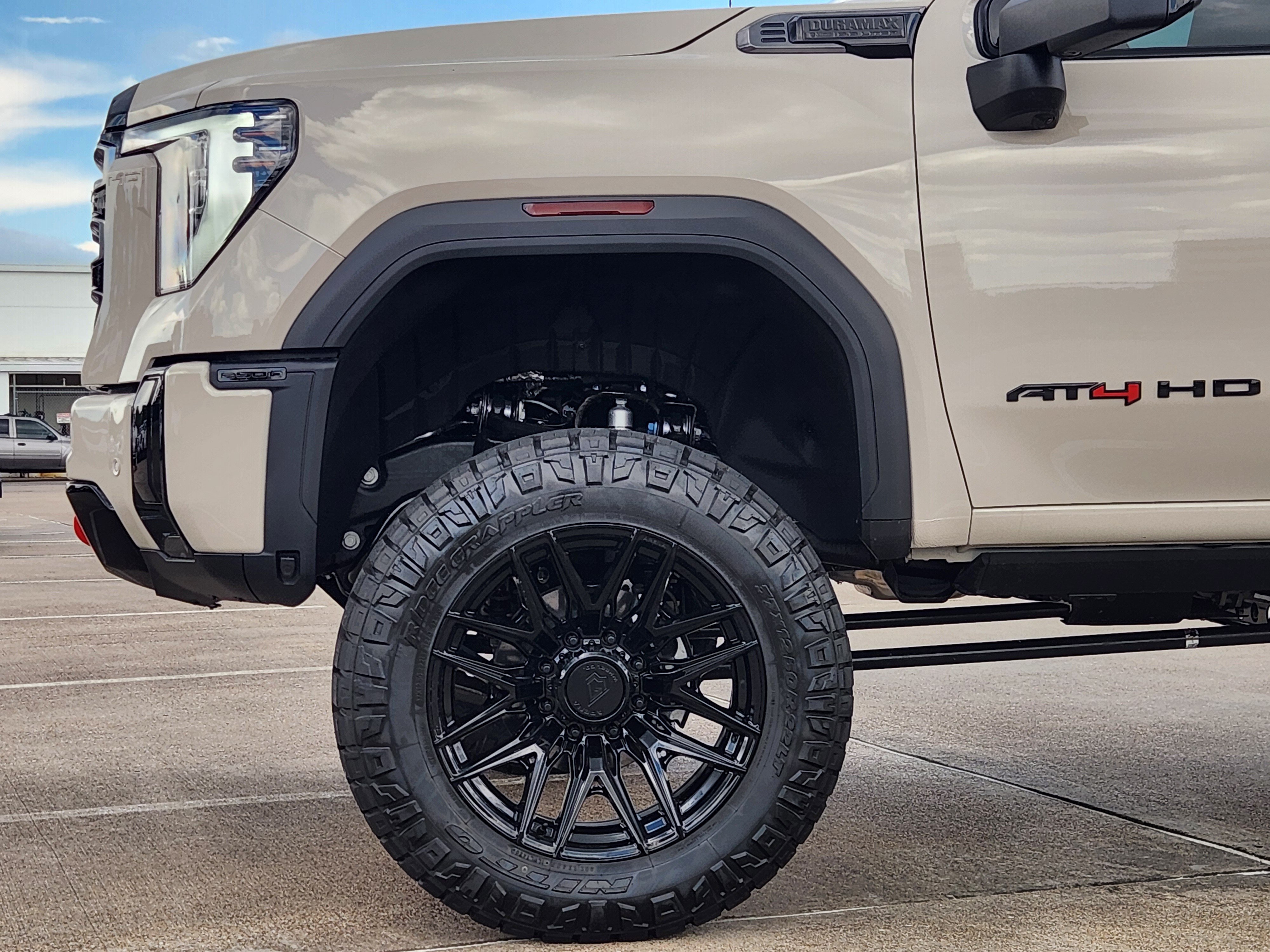 New 2026 GMC Sierra 2500 AT4 w/ AT4 Premium Plus Package AWD/4WD image 5