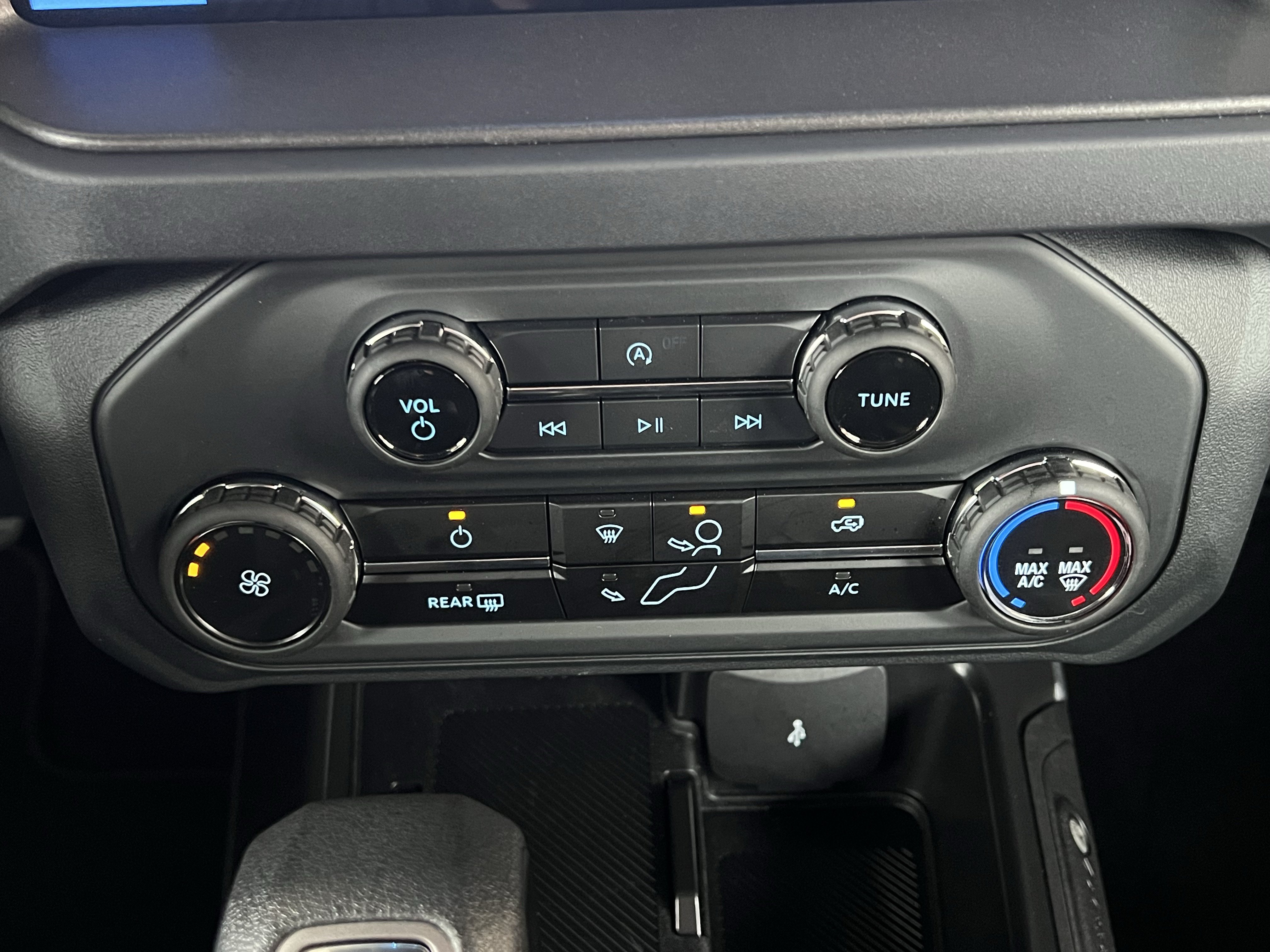 Used 2025 Ford Bronco 4-Door AWD/4WD image 29
