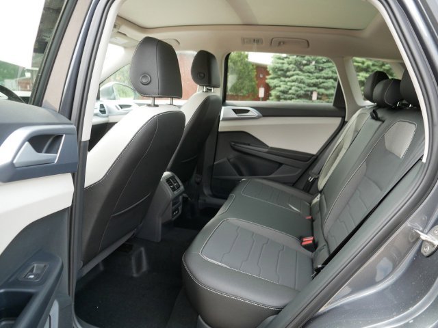 New 2026 Volkswagen Taos SE FWD image 8