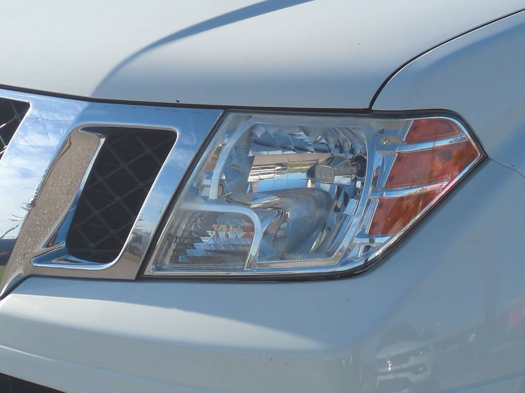 Used 2019 Nissan Frontier SV RWD image 10