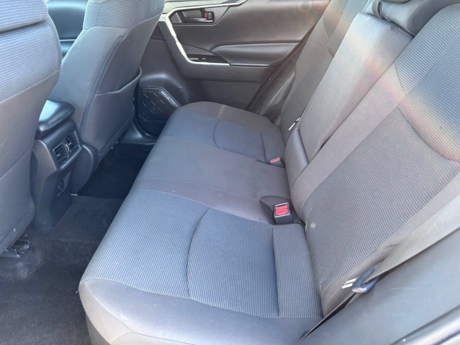 Used 2023 Toyota RAV4 LE AWD/4WD image 16