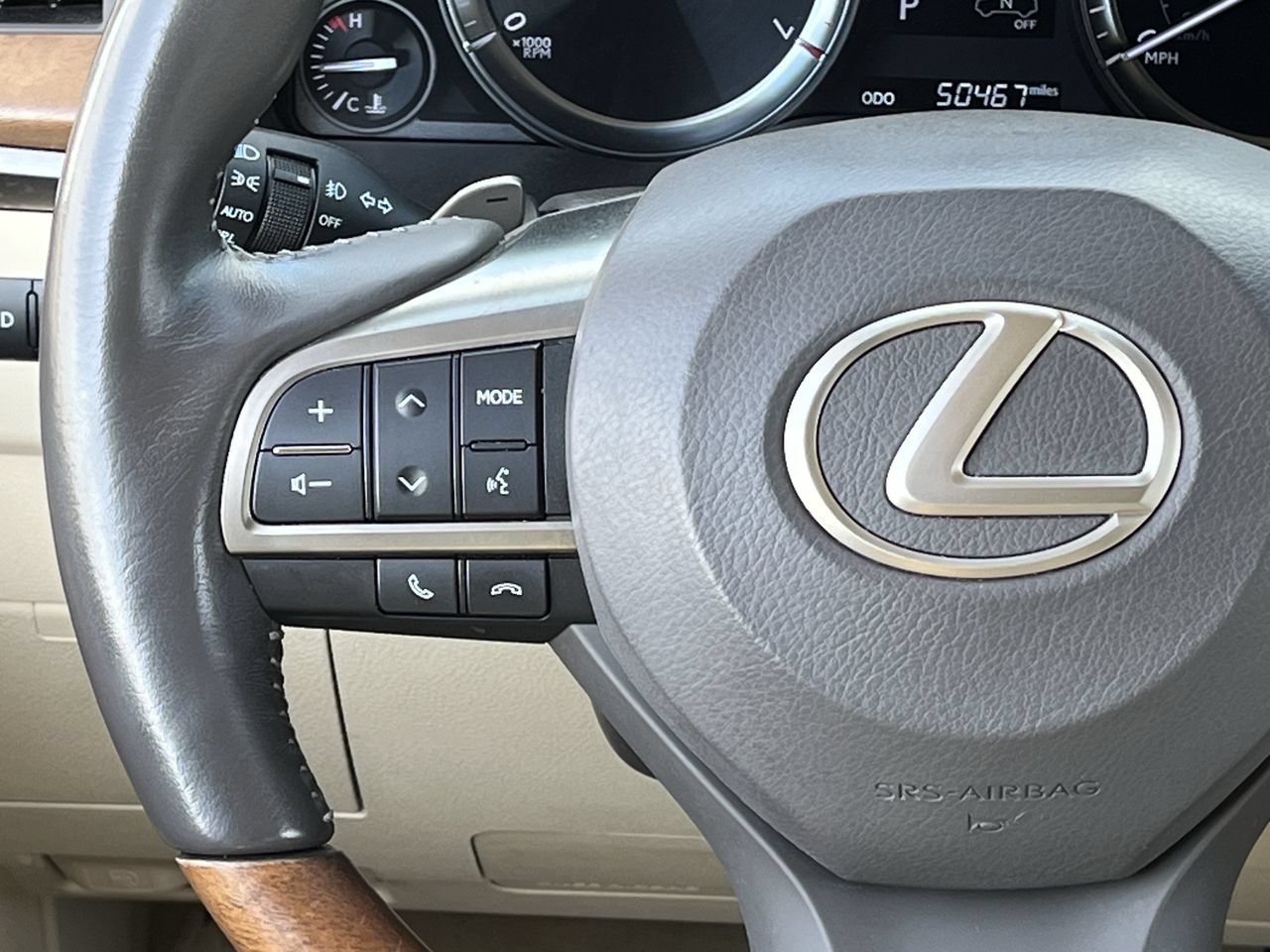 Used 2019 Lexus LX 570 4WD w/ Luxury Package image 12
