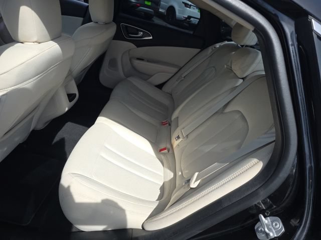 Used 2016 Chrysler 200 Limited FWD image 30