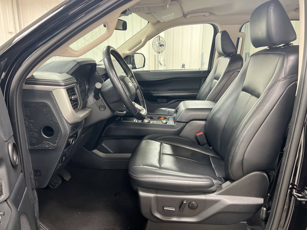 Used 2024 Ford Expedition XLT AWD/4WD image 20
