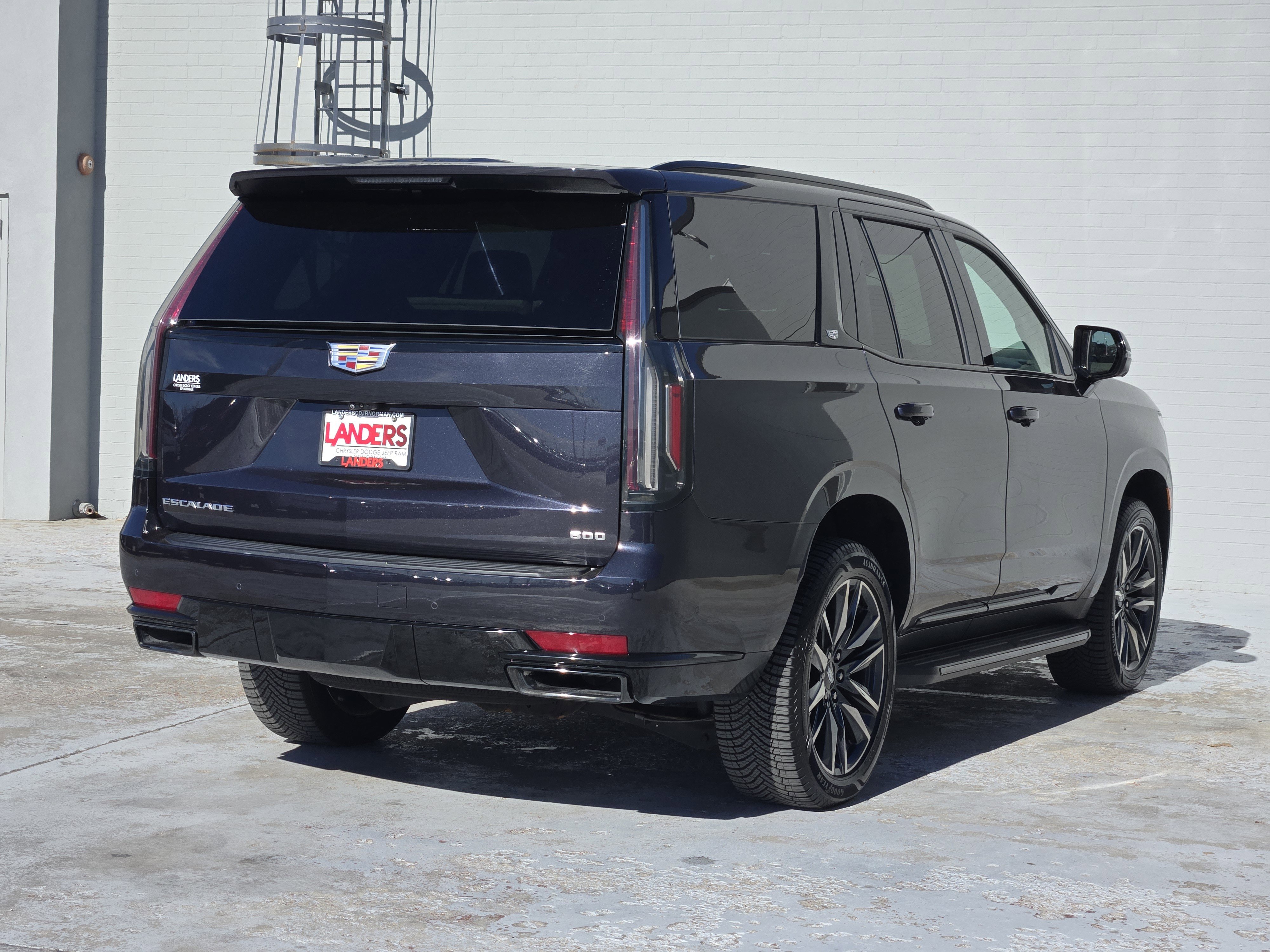 Used 2022 Cadillac Escalade Sport Platinum w/ Heavy-Duty Trailer Package image 8