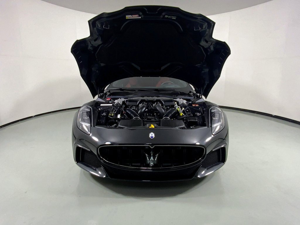 Used 2024 Maserati GranTurismo Trofeo image 9