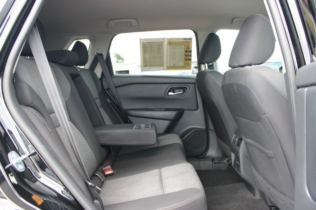 Used 2024 Nissan Rogue SV AWD/4WD image 31