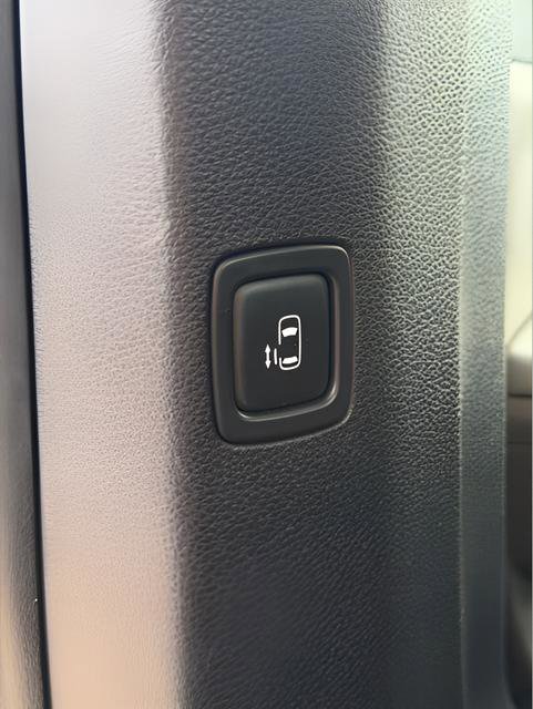 Used 2025 Kia Carnival image 51