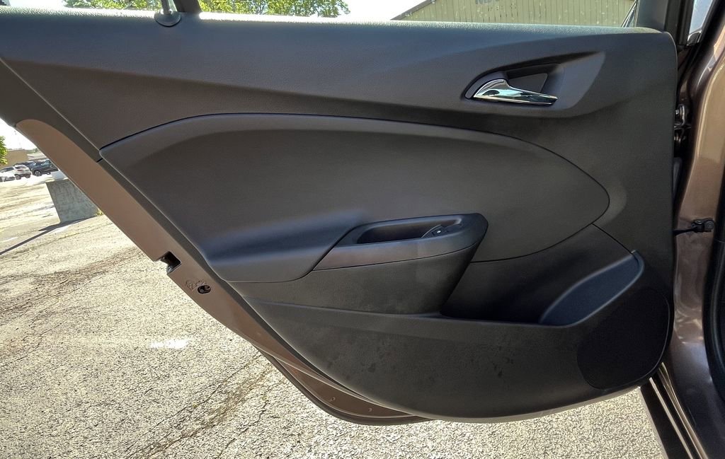 Used 2019 Chevrolet Cruze LS FWD image 16