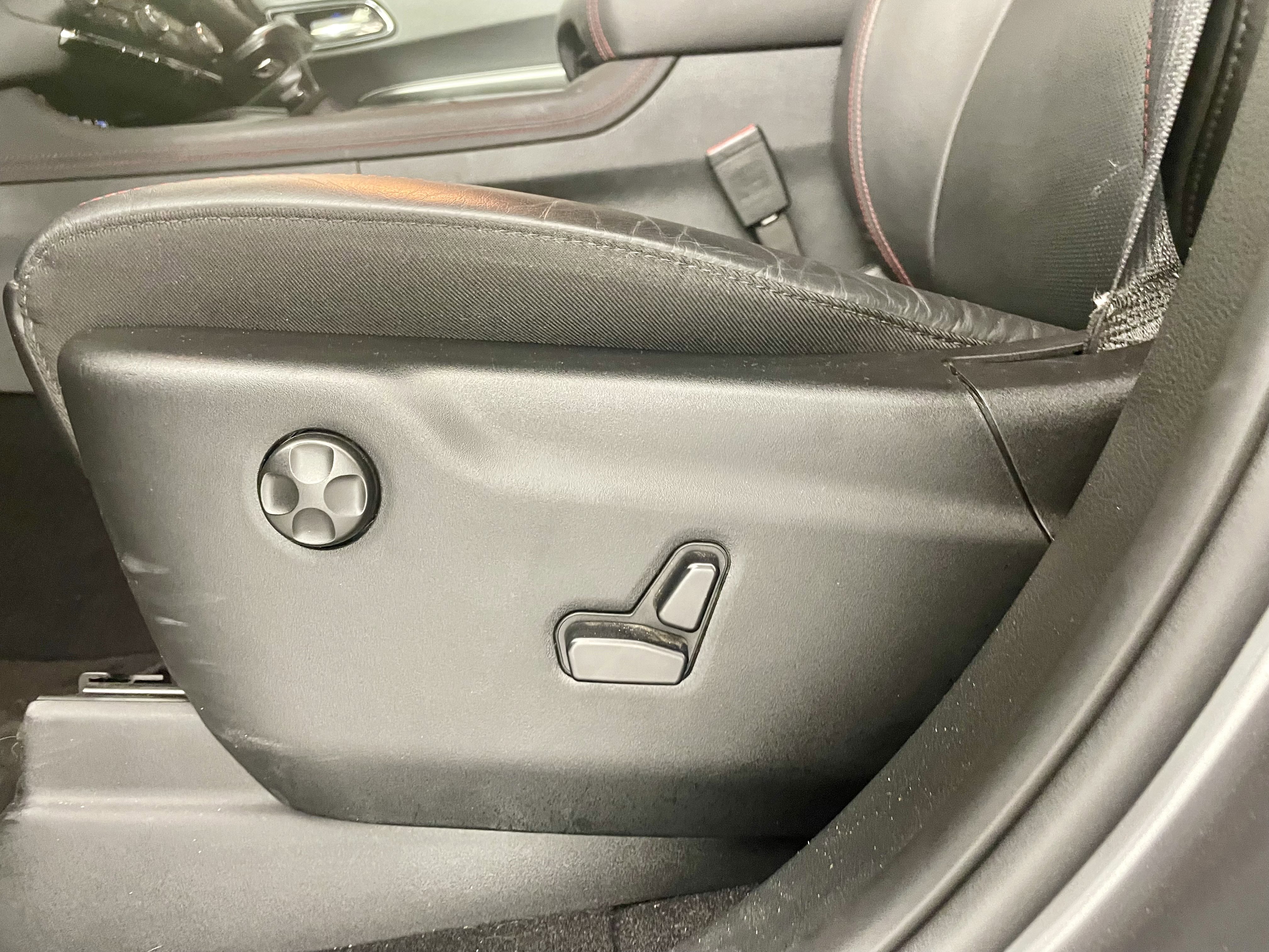 Certified 2025 Dodge Durango R/T image 15