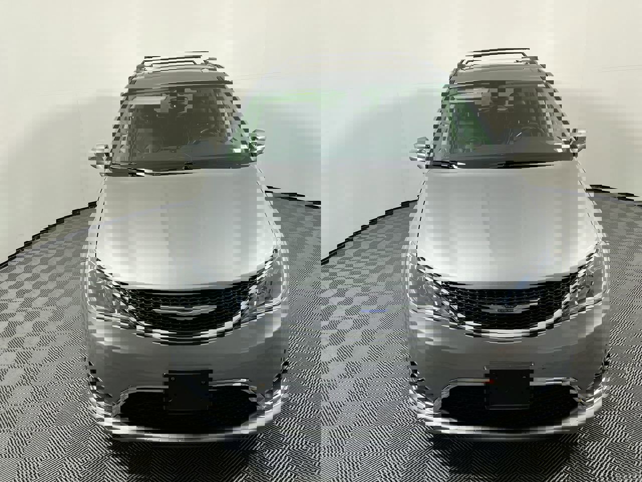 Used 2018 Chrysler Pacifica Limited image 8