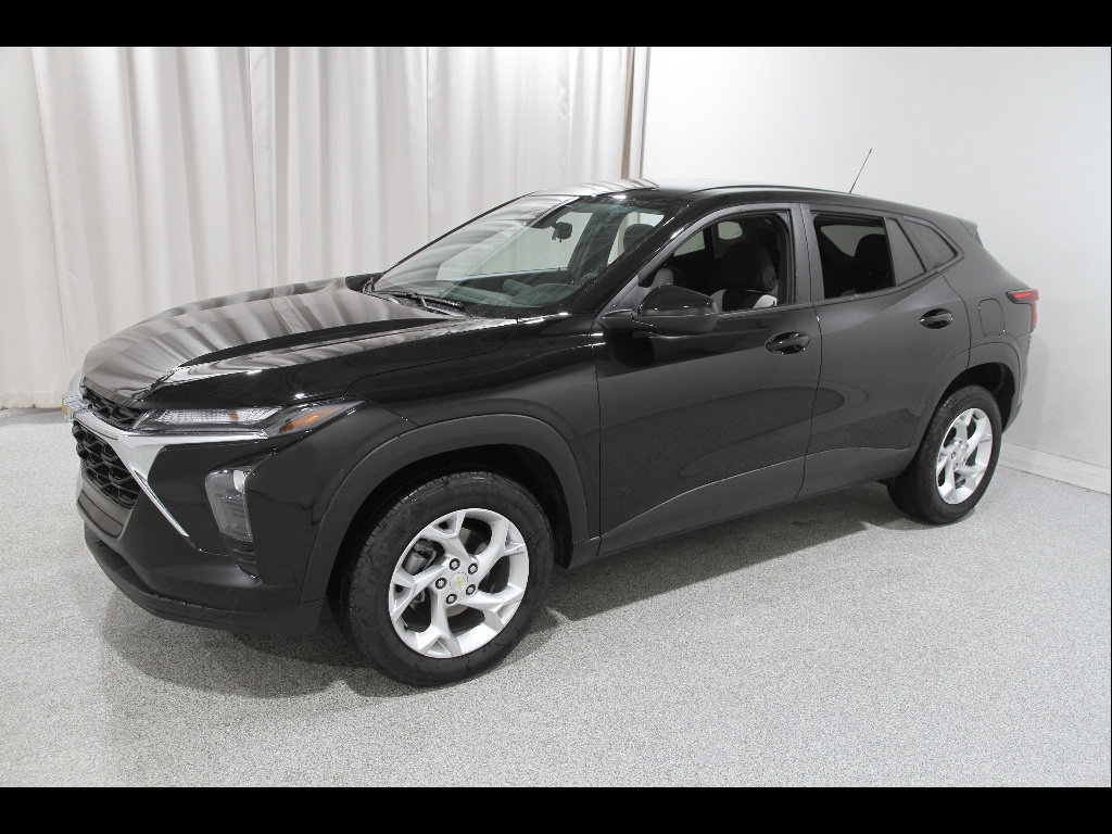 Certified 2024 Chevrolet Trax LS w/ LS Convenience Package image 3