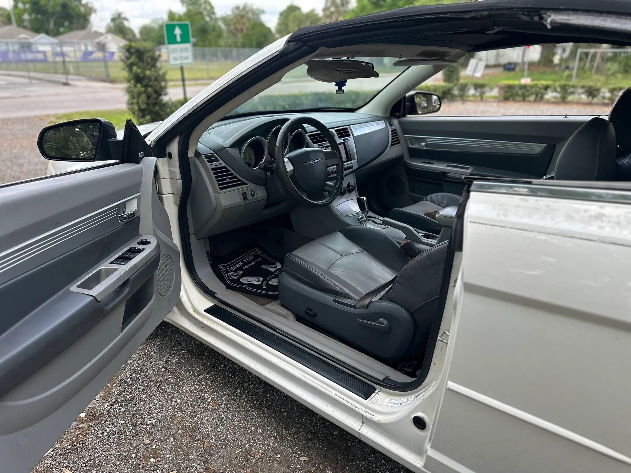 Used 2008 Chrysler Sebring Touring w/ Special Touring Group image 4