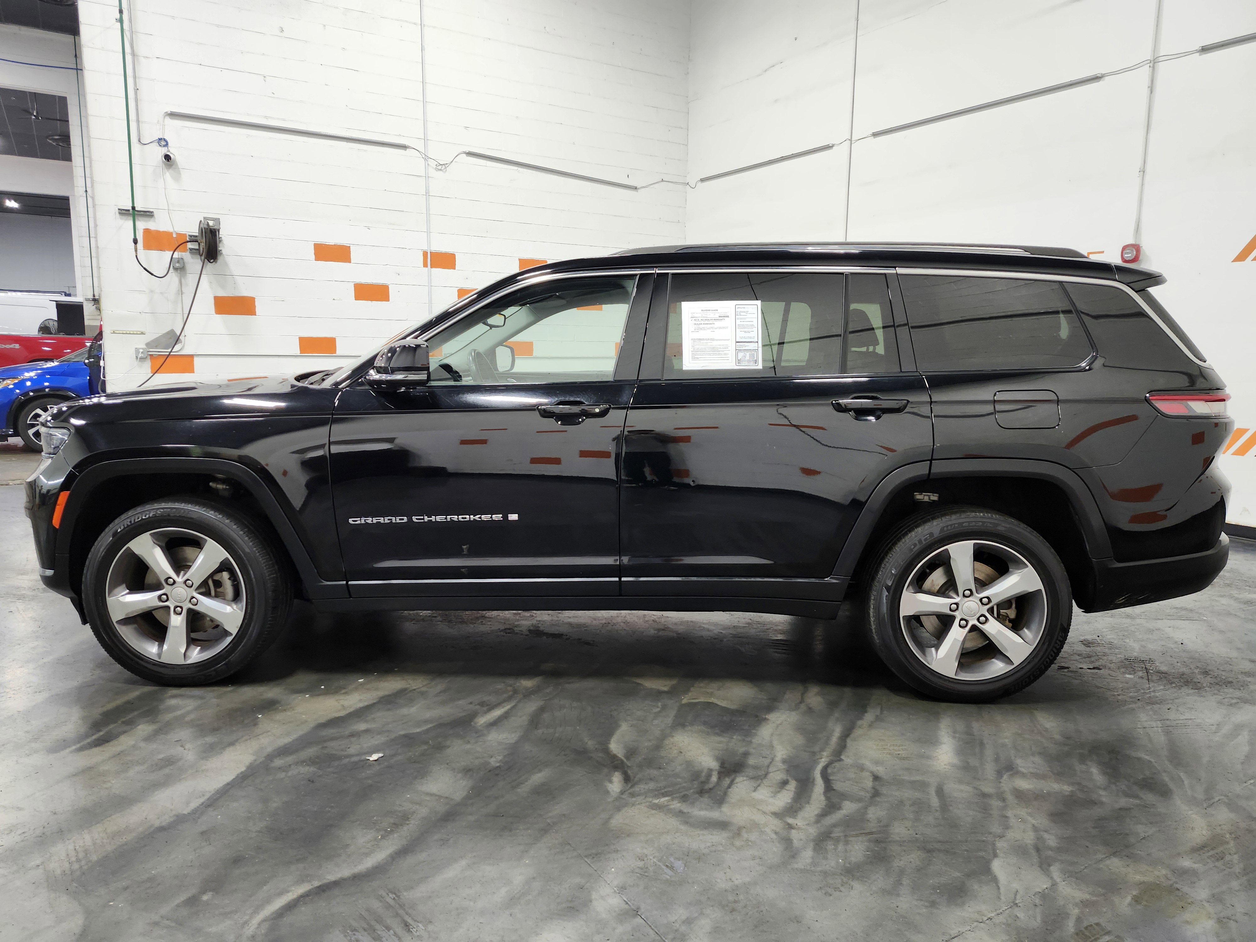 Used 2022 Jeep Grand Cherokee L Limited image 7