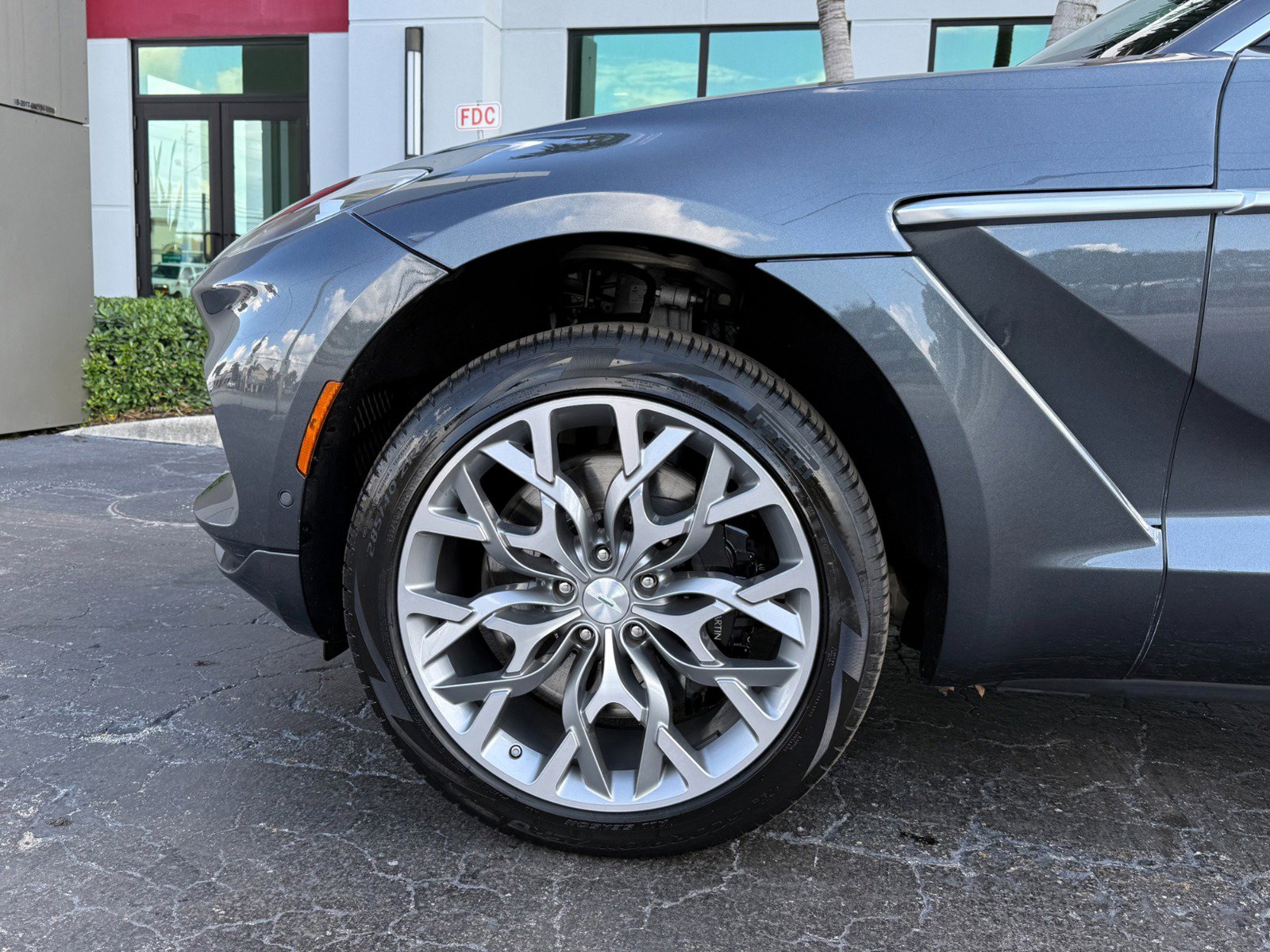 Used 2022 Aston Martin DBX image 13