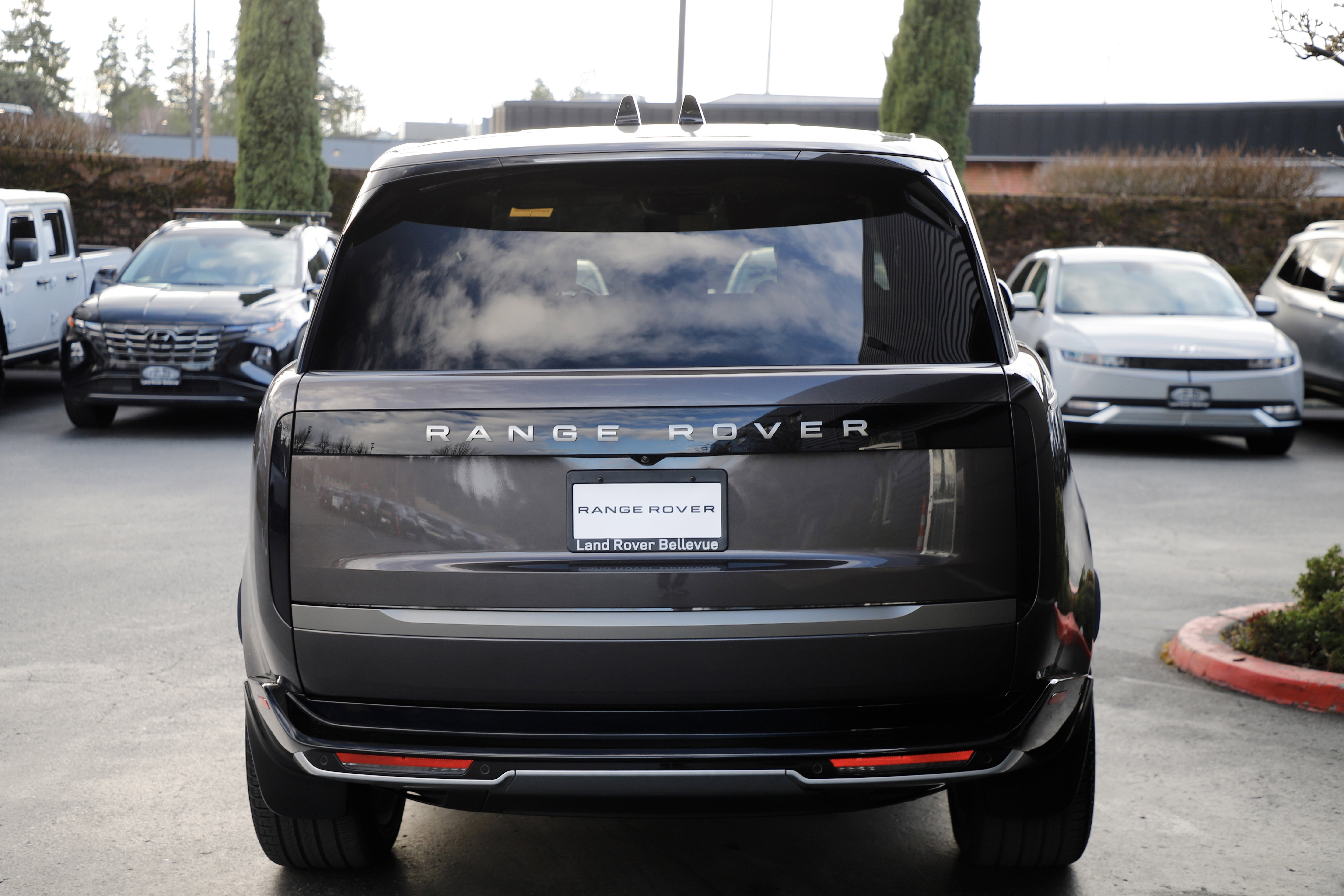 New 2026 Land Rover Range Rover SE image 5