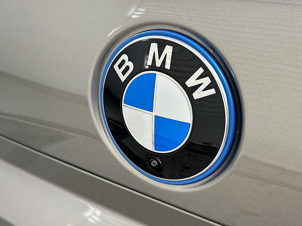 New 2026 BMW 750e xDrive w/ Executive Package image 22