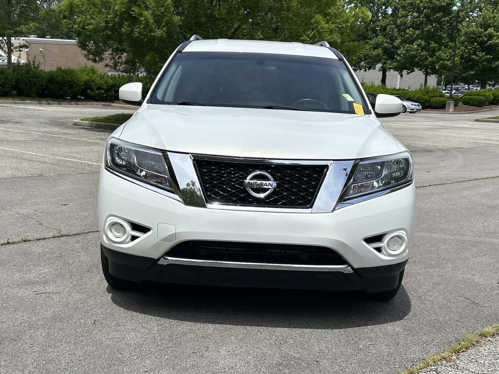 Used 2014 Nissan Pathfinder SV AWD/4WD image 2