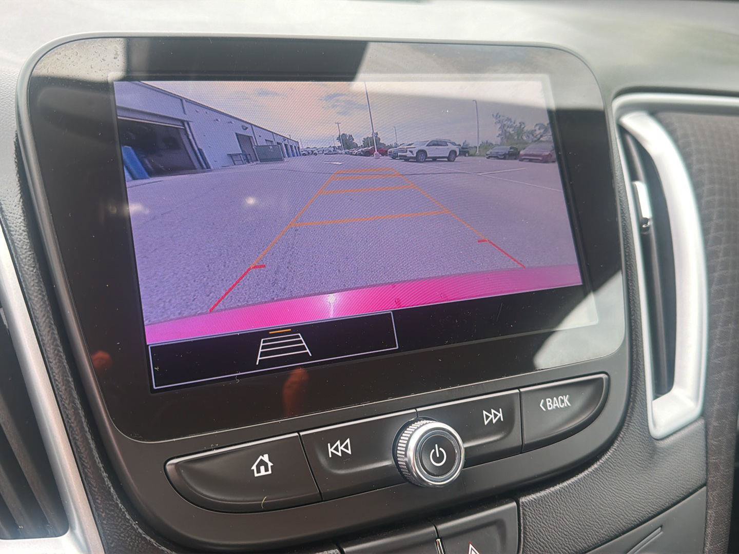 Used 2023 Chevrolet Malibu LT FWD image 23