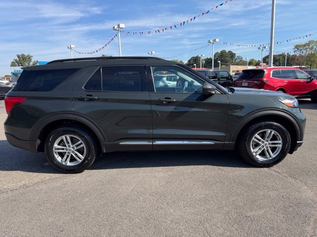 Used 2023 Ford Explorer XLT w/ Equipment Group 202A AWD/4WD image 19