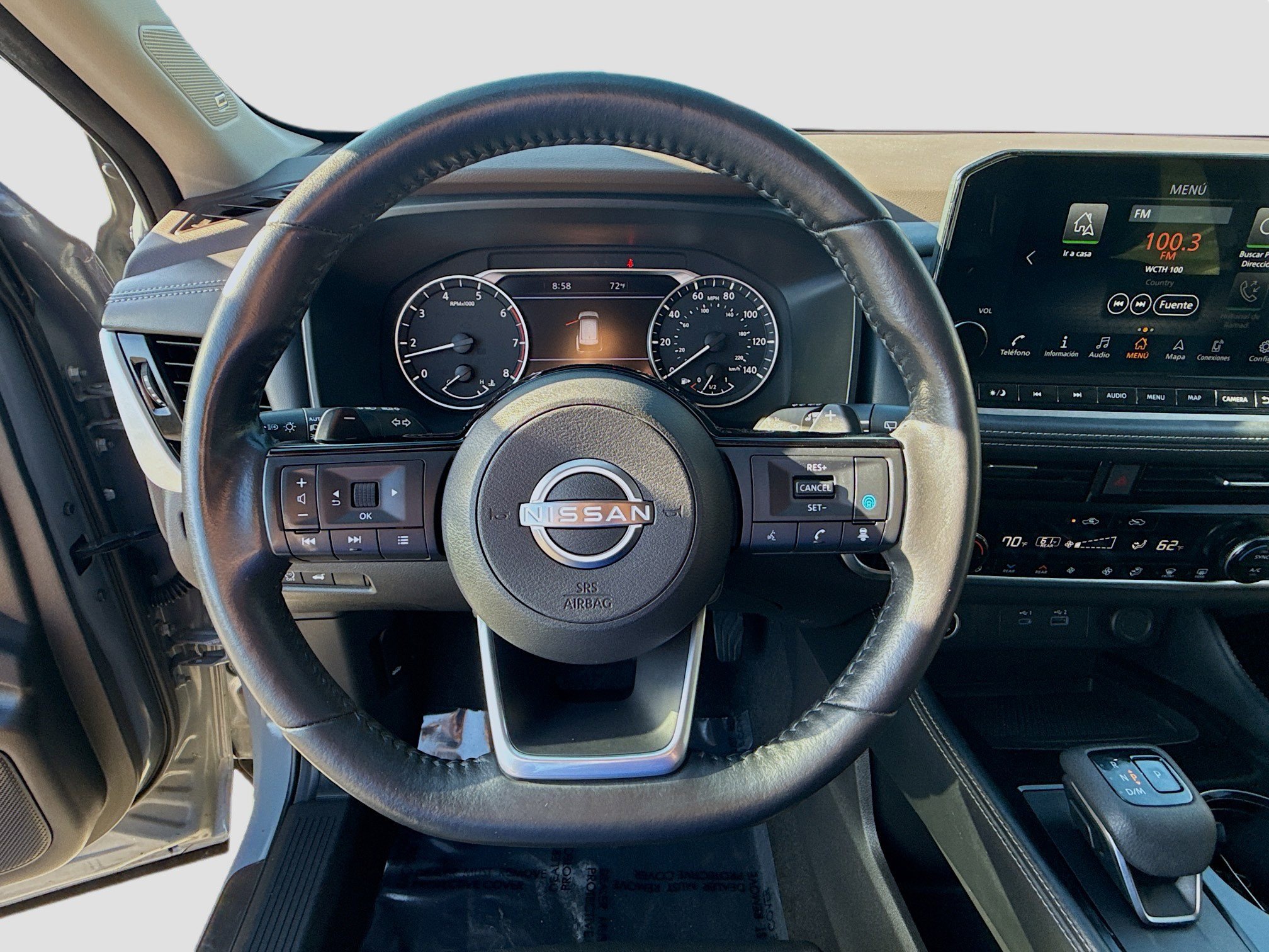 Used 2023 Nissan Rogue SL w/ SL Premium Package image 10